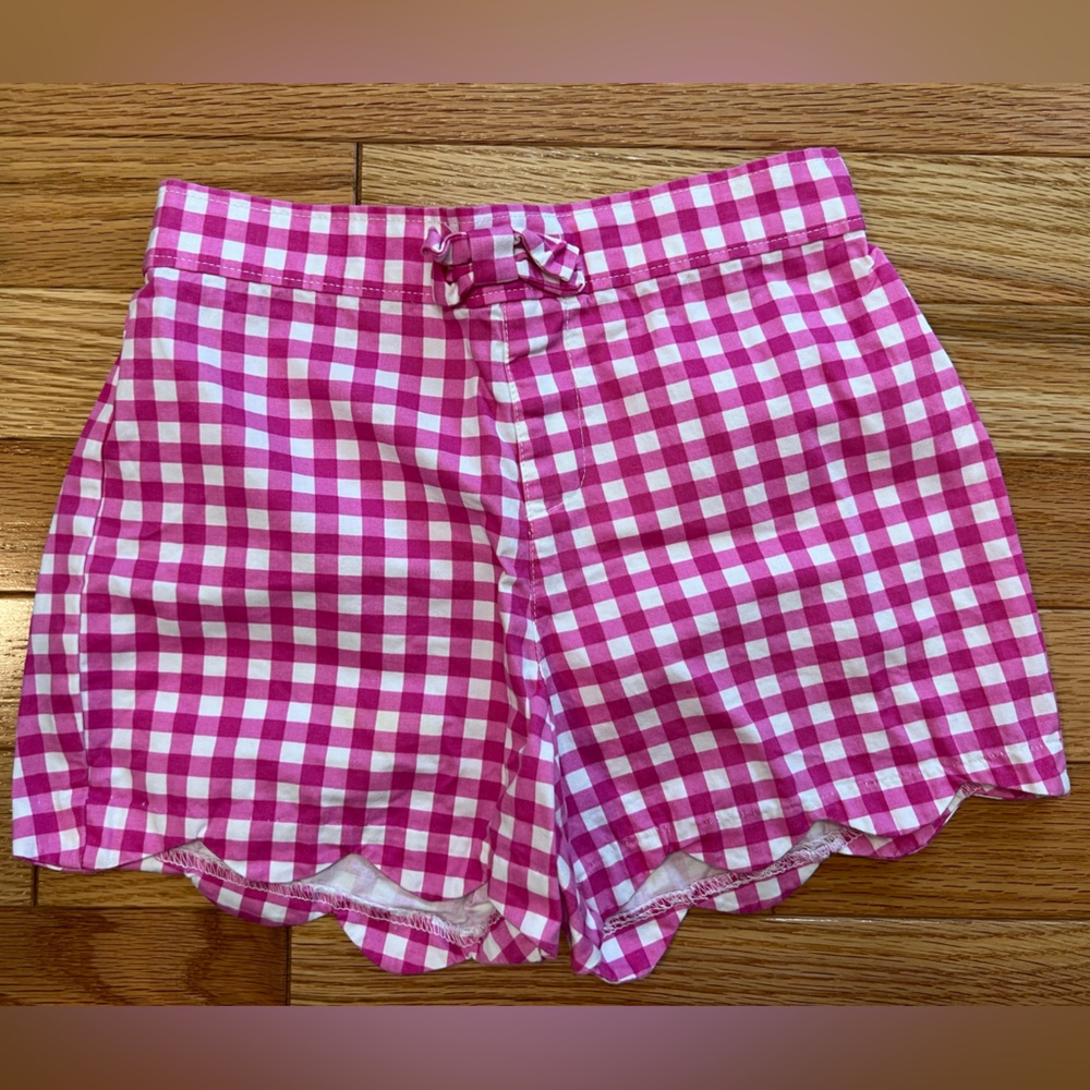 Crown & Ivy Kids - Girls scalloped shorts, size 8. Like new!
